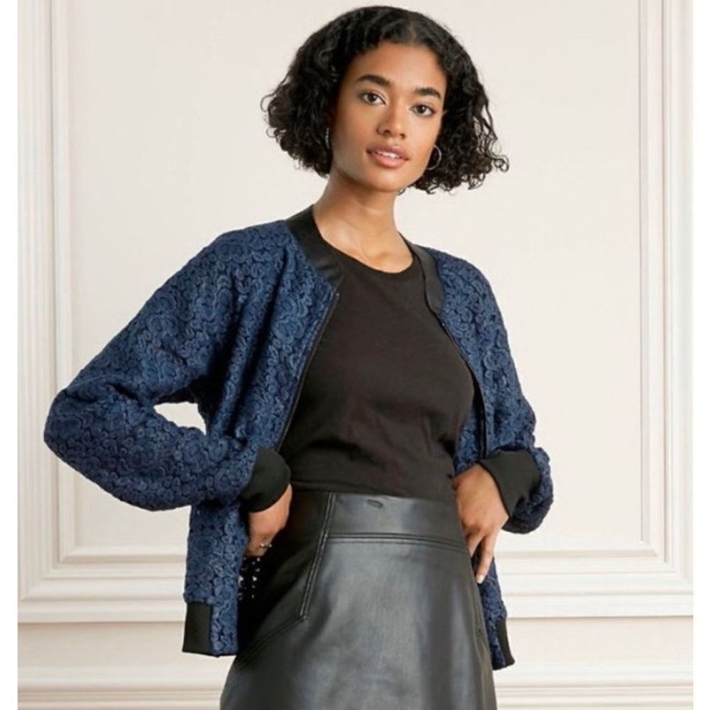 STELLA & DOT The Downtown Navy Lace Bomber Jacket Size Large